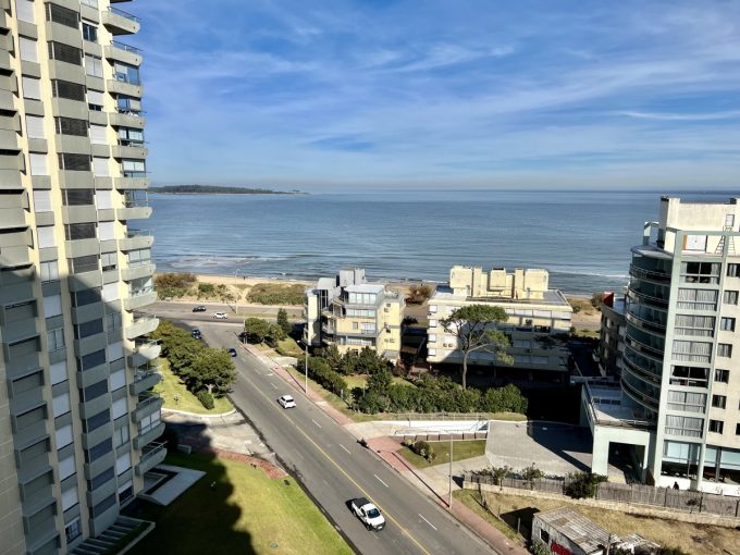 Apartamento de 3 dormitorios en Playa Mansa