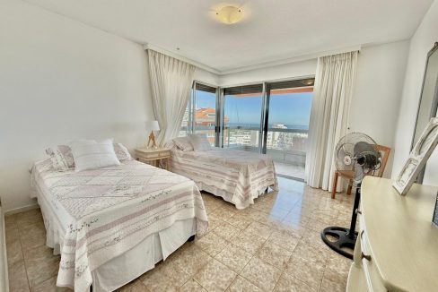 Apartamento frente al mar en Playa Mansa Punta del Este