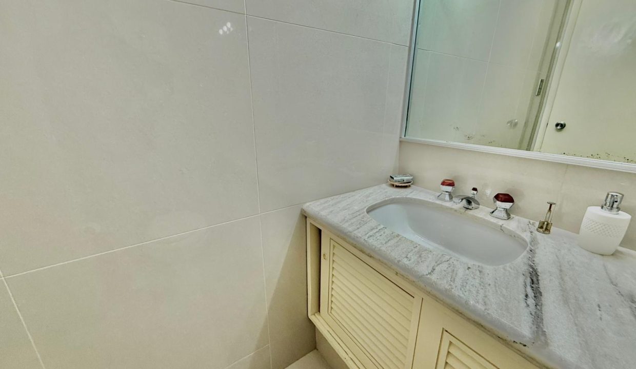 Apartamento frente al mar en Playa Mansa Punta del Este