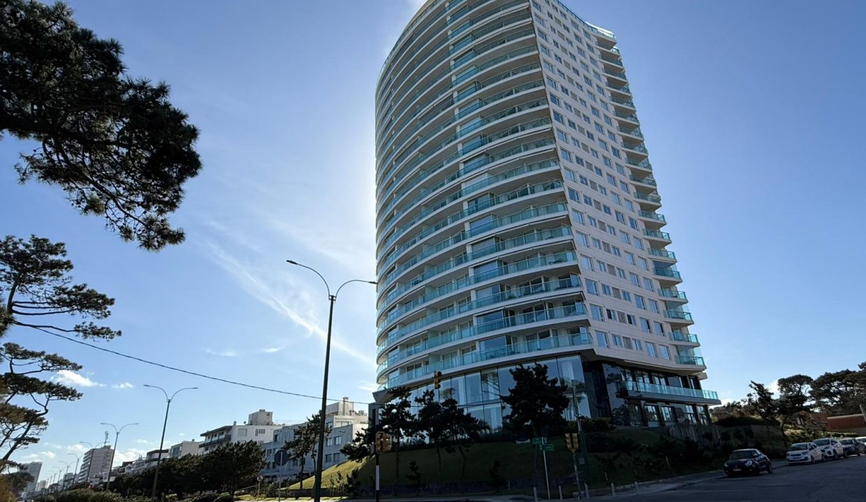 Apartamento en Paramount Punta del Este - vende Homein Punta del Este